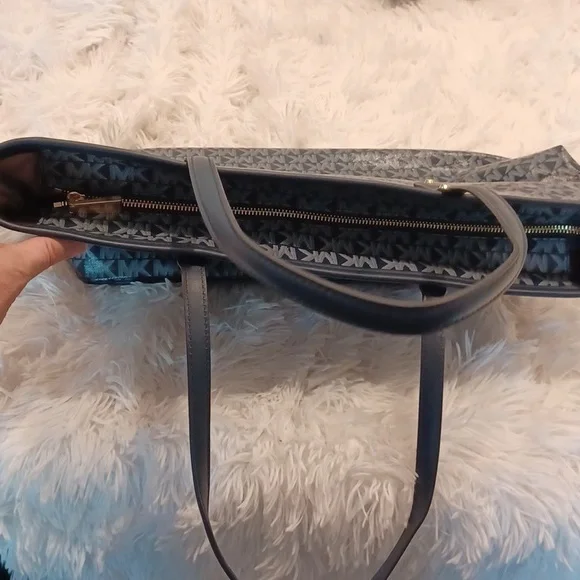 NWT Michael Kors Carter Large Top Zip Tote Bag Purse in Navy MK Logo Print - Picture 7 of 14